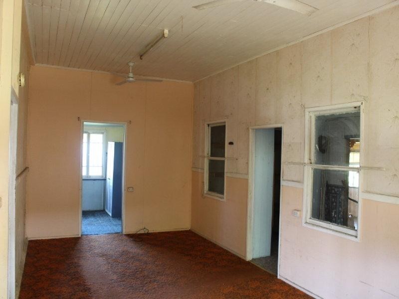 35 Mulgrave St, Gin Gin QLD 4671