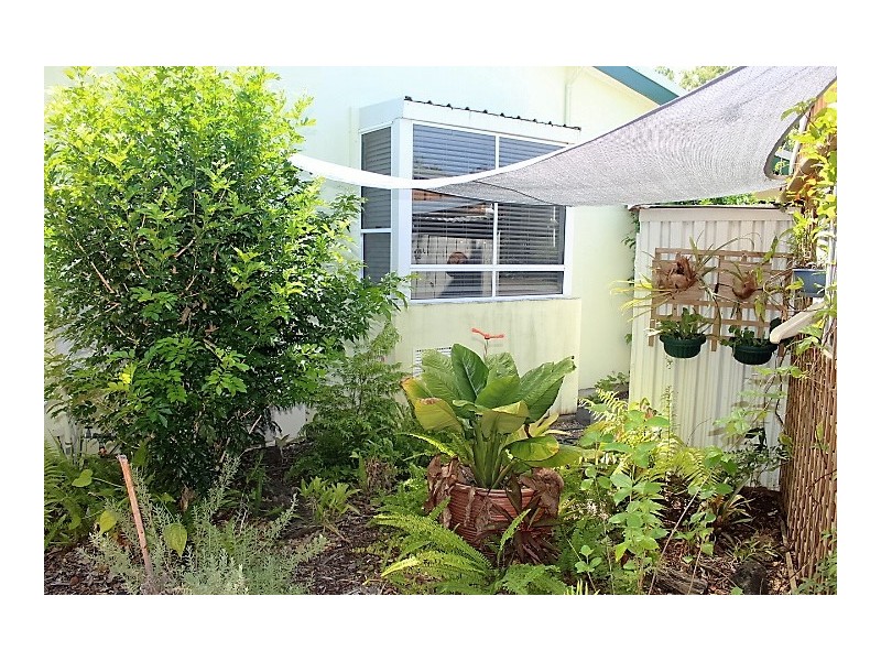 68 Hilltop Dr, Gin Gin QLD 4671