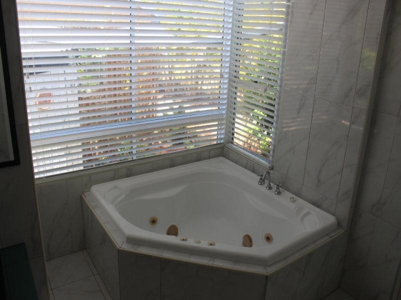 68 Hilltop Dr, Gin Gin QLD 4671