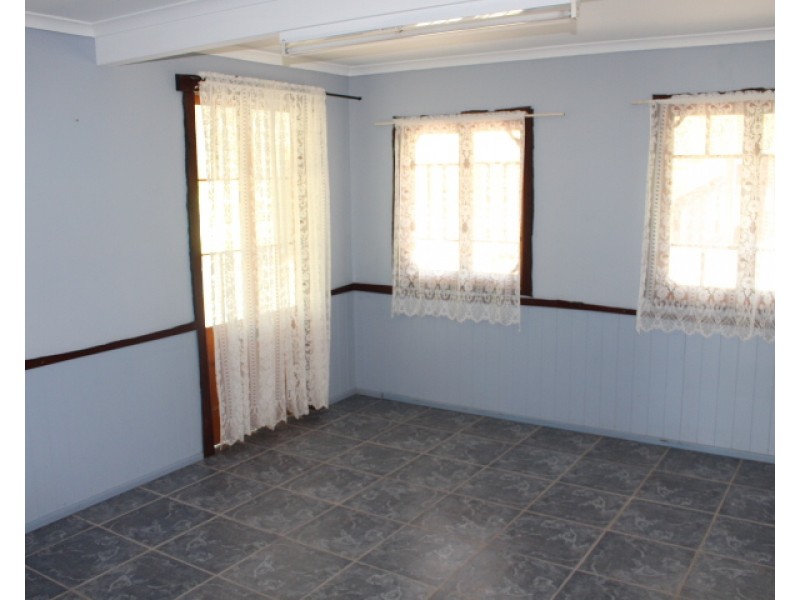 23 Sues Rd, Gin Gin QLD 4671
