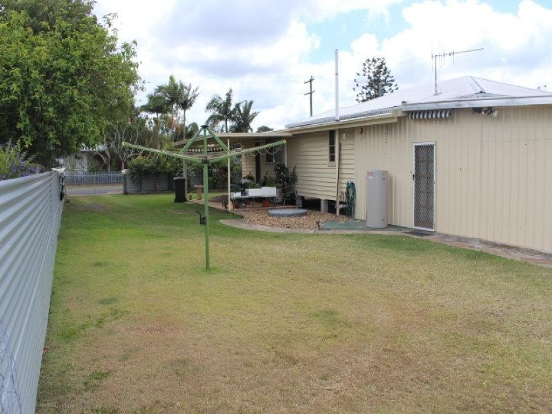 14 Walla St, Gin Gin QLD 4671