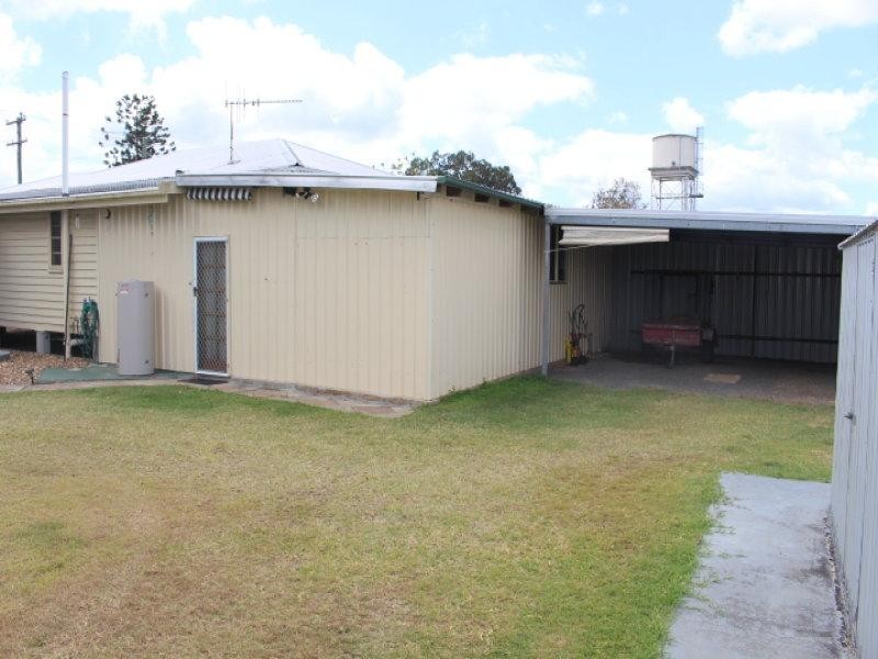14 Walla St, Gin Gin QLD 4671