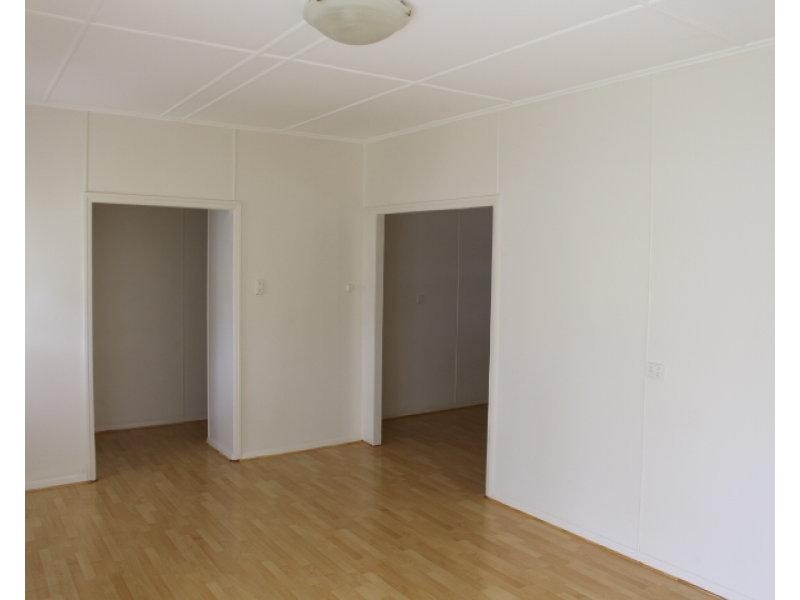 44 Elliott St, Gin Gin QLD 4671