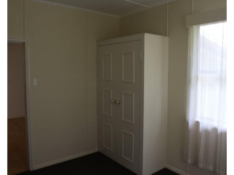 44 Elliott St, Gin Gin QLD 4671