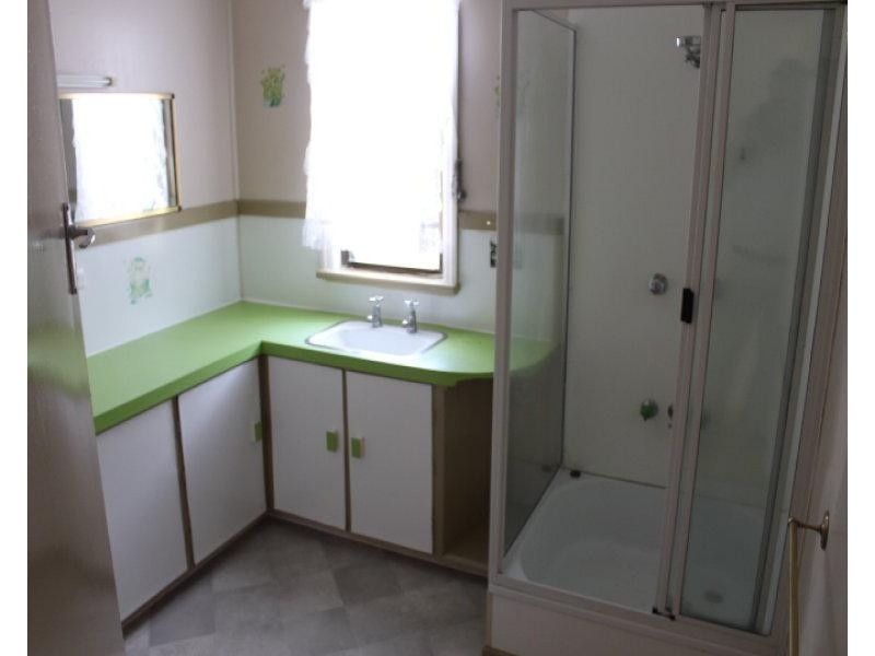 44 Elliott St, Gin Gin QLD 4671