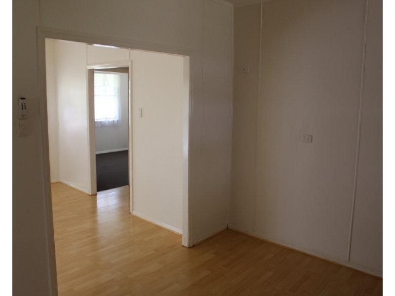 44 Elliott St, Gin Gin QLD 4671