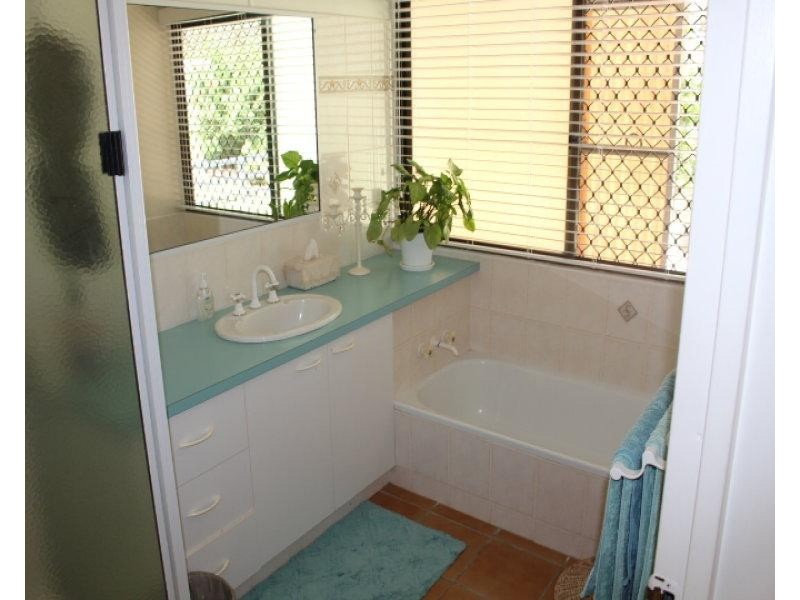 34273 Bruce Highway, Gin Gin QLD 4671