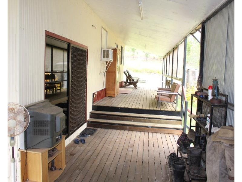24 Brandons Road, Horse Camp QLD 4671