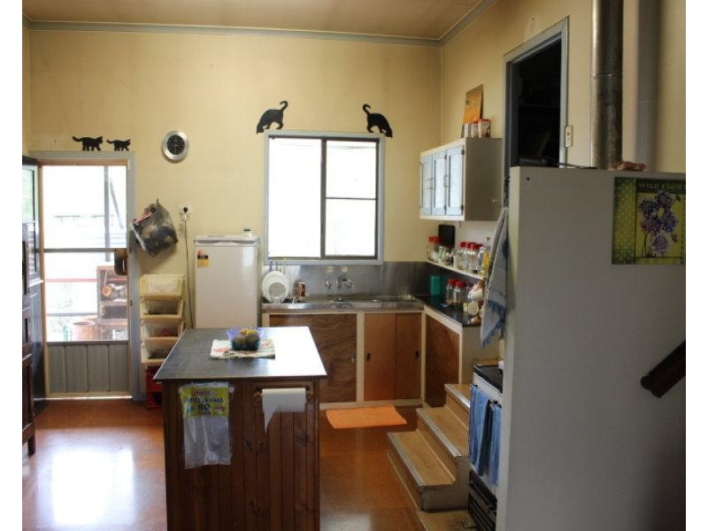 24 Brandons Road, Horse Camp QLD 4671