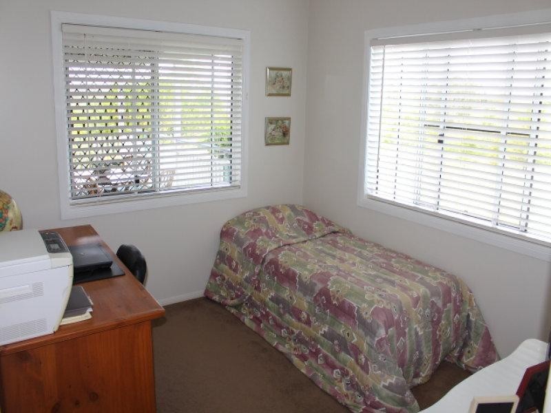 11 Violets Crs, Gin Gin QLD 4671