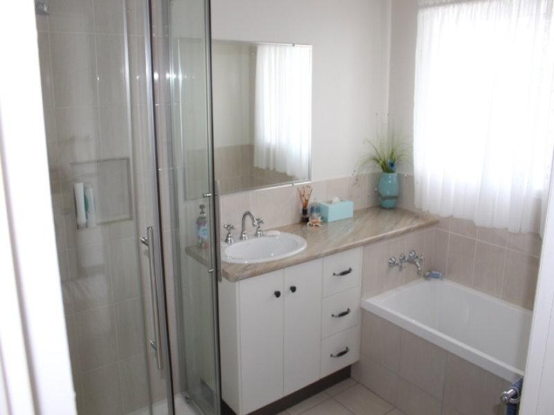11 Violets Crs, Gin Gin QLD 4671