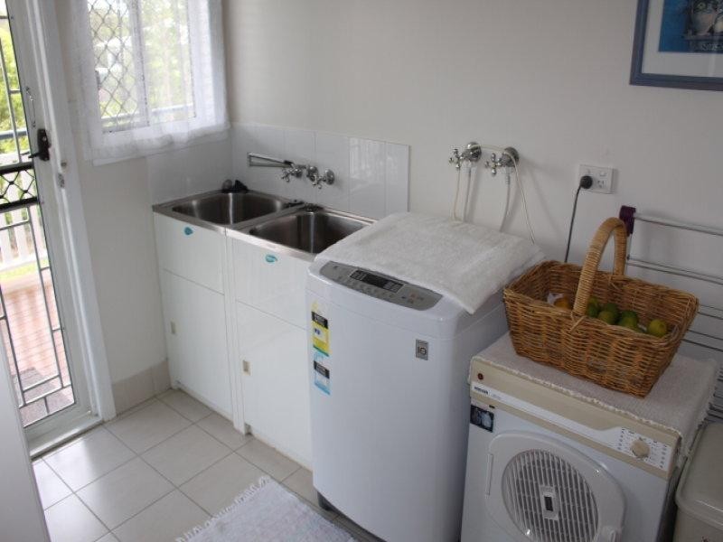 11 Violets Crs, Gin Gin QLD 4671