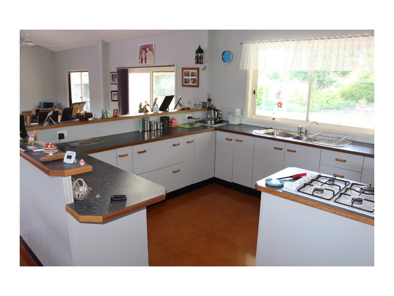 10 Kent Tobin Rd, Gin Gin QLD 4671