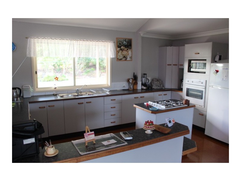 10 Kent Tobin Rd, Gin Gin QLD 4671