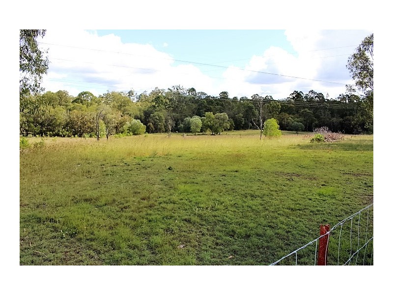 666 Tableland Rd, Gin Gin QLD 4671