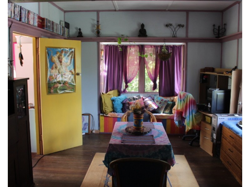 55 Barton Rd, Kolonga QLD 4671