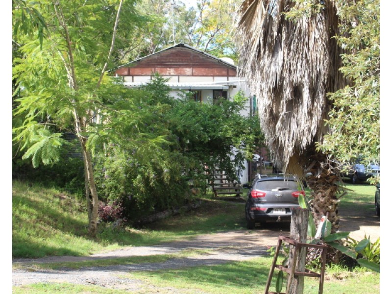 55 Barton Rd, Kolonga QLD 4671
