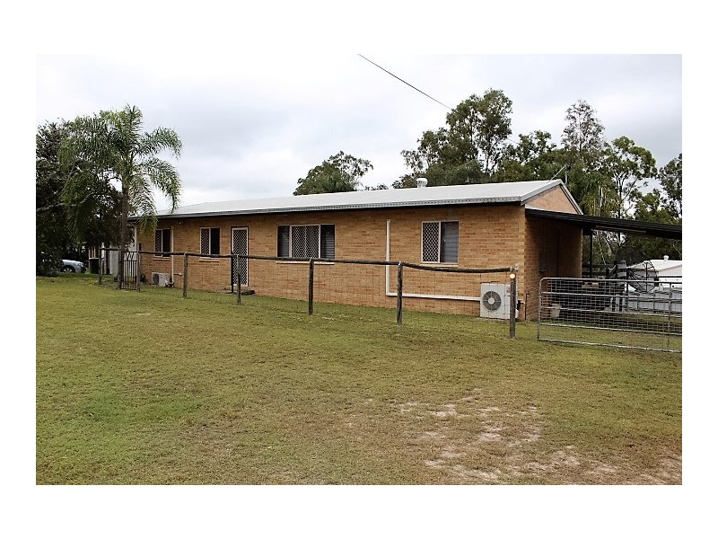 2 Manning St, Gin Gin QLD 4671