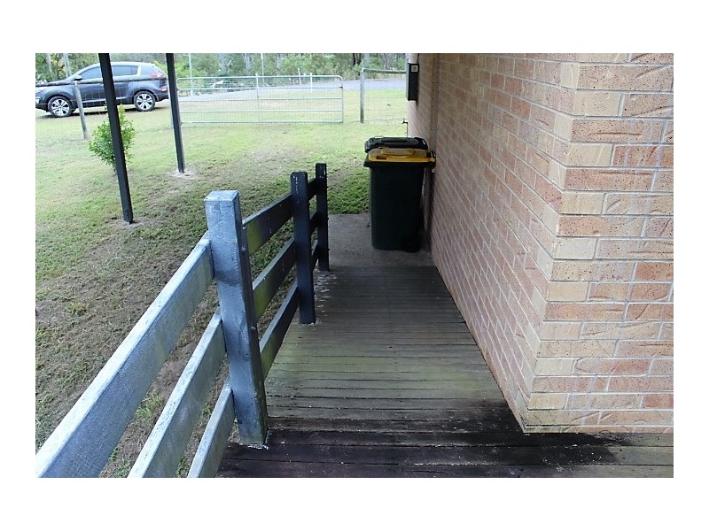 2 Manning St, Gin Gin QLD 4671