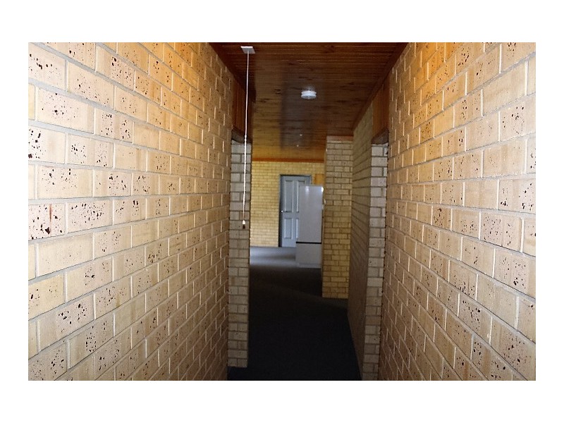 2 Manning St, Gin Gin QLD 4671