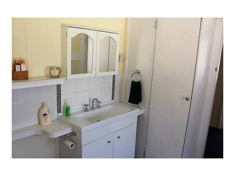 125 Bishops Rd, Gin Gin QLD 4671