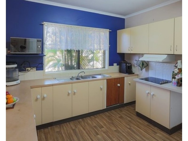 40 May St, Gin Gin QLD 4671