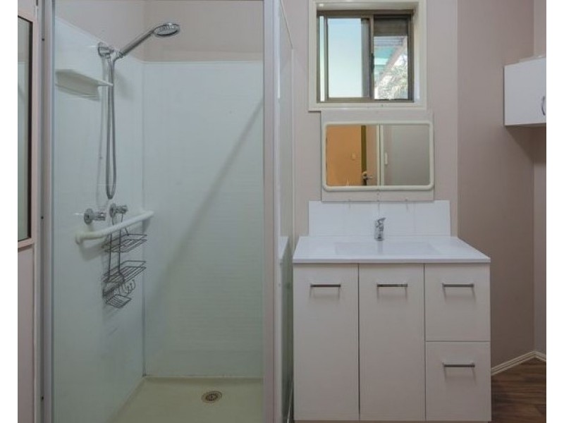 40 May St, Gin Gin QLD 4671