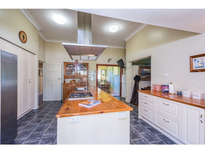 302 Wonbah Rd, Gin Gin QLD 4671
