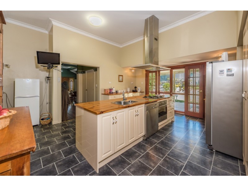 302 Wonbah Rd, Gin Gin QLD 4671