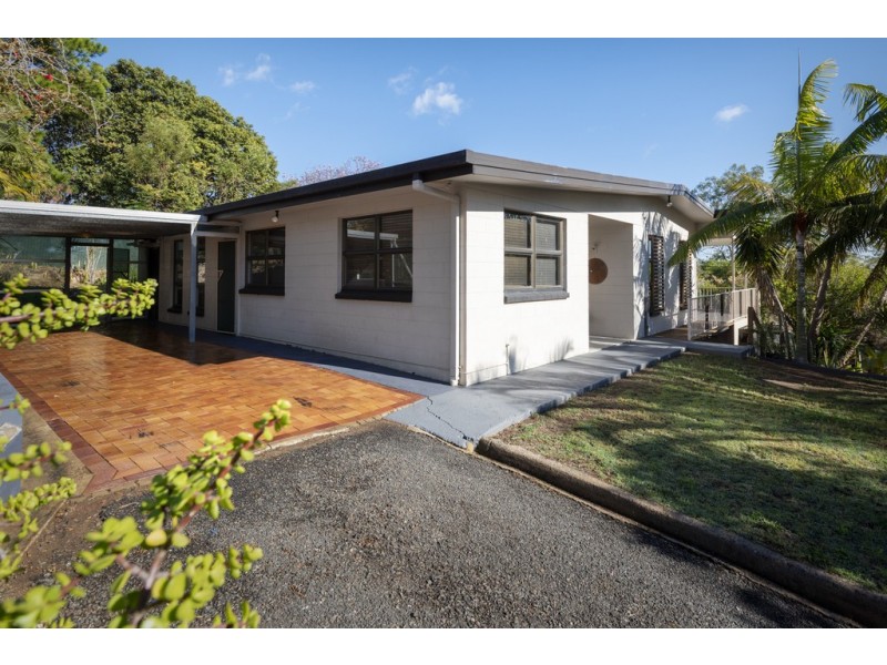 7 Rieck St, Gin Gin QLD 4671