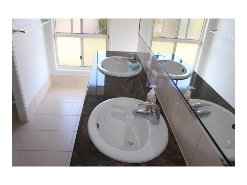 71 Hideaway Drive, Gin Gin QLD 4671