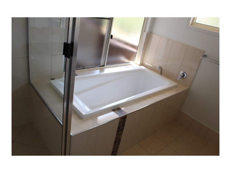 71 Hideaway Drive, Gin Gin QLD 4671