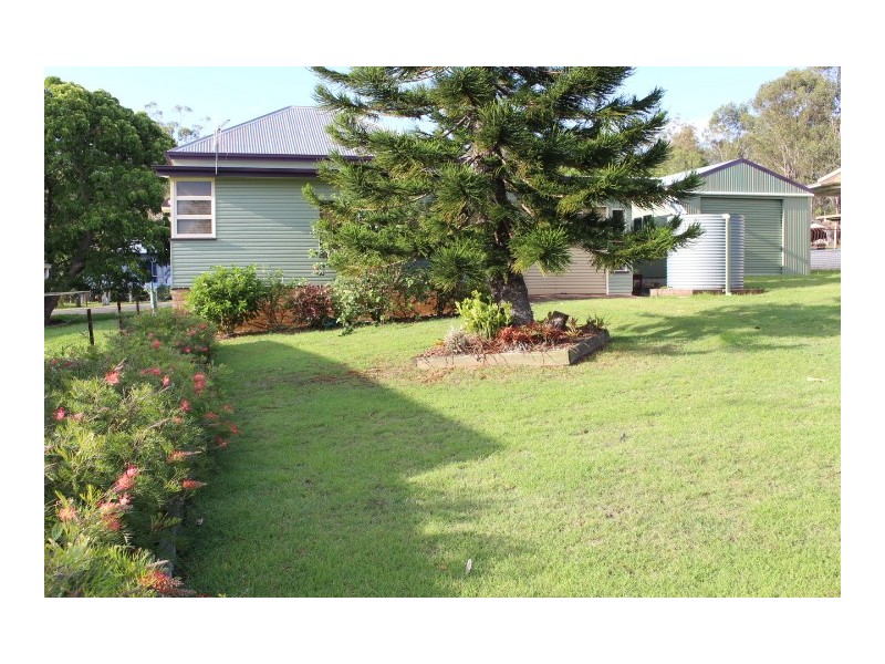 4 Ballantyne Boulevard, Gin Gin QLD 4671