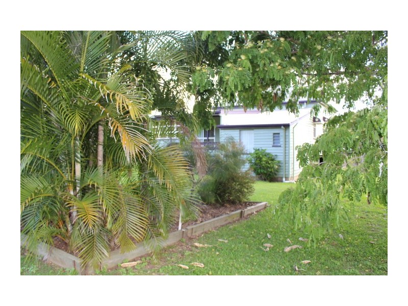 4 Ballantyne Boulevard, Gin Gin QLD 4671