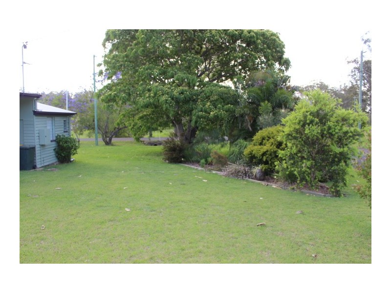 4 Ballantyne Boulevard, Gin Gin QLD 4671