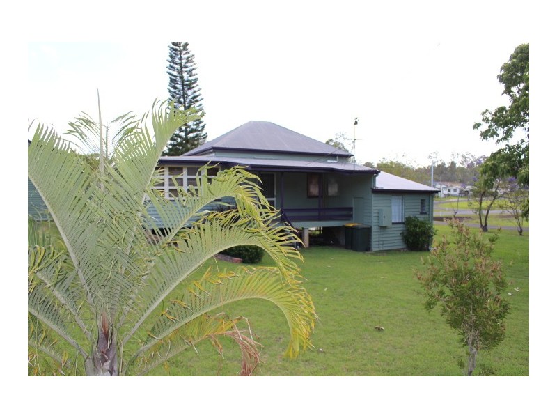 4 Ballantyne Boulevard, Gin Gin QLD 4671