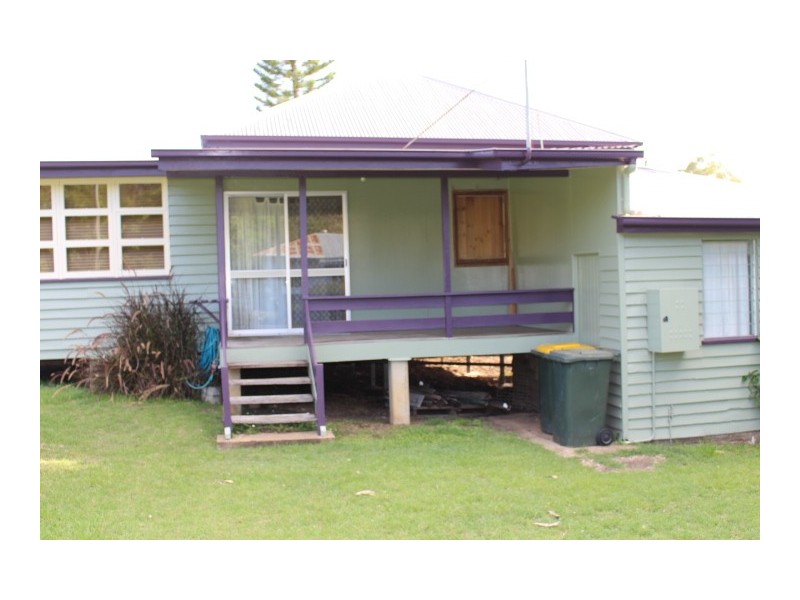 4 Ballantyne Boulevard, Gin Gin QLD 4671