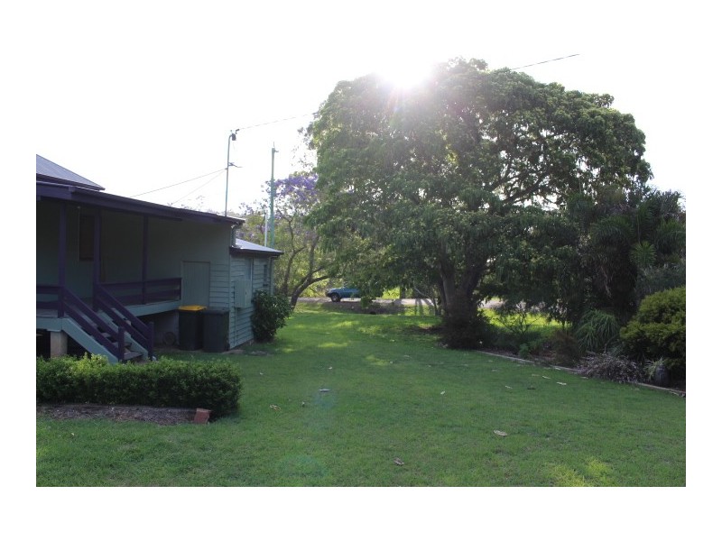 4 Ballantyne Boulevard, Gin Gin QLD 4671