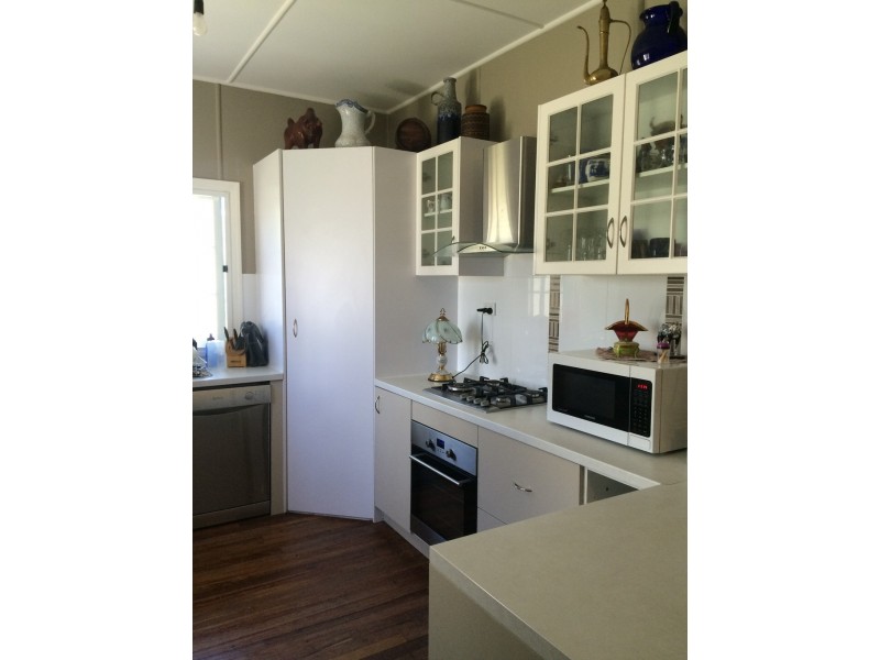 3 Russell St, Mount Perry QLD 4671