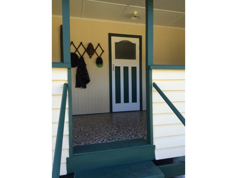 3 Russell St, Mount Perry QLD 4671