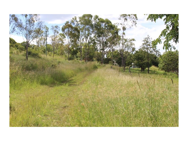 218 Mcilwraith Rd, Gin Gin QLD 4671