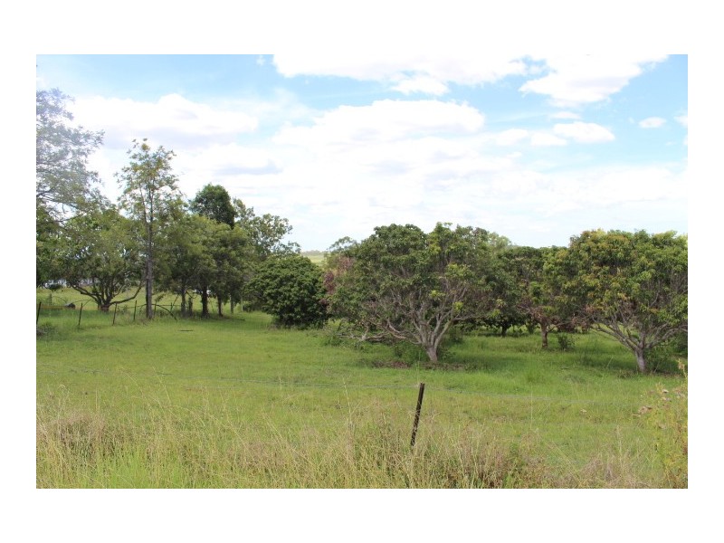 218 Mcilwraith Rd, Gin Gin QLD 4671