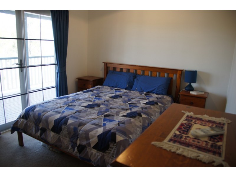 39 Mcleods Rd, Gin Gin QLD 4671