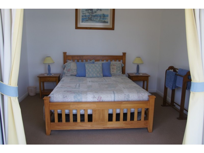 39 Mcleods Rd, Gin Gin QLD 4671