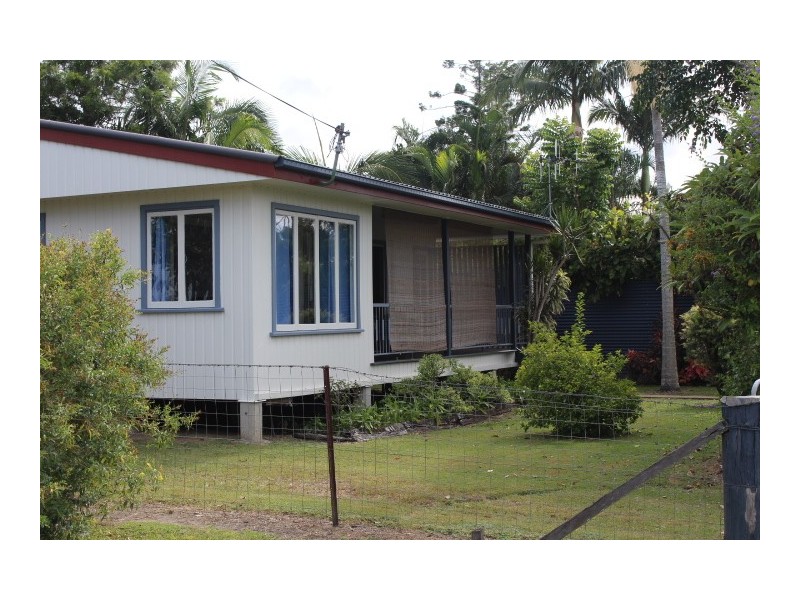 11 Walla St, Wallaville QLD 4671