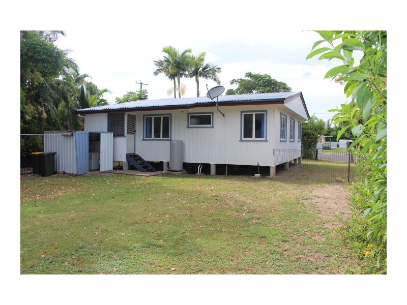 11 Walla St, Wallaville QLD 4671