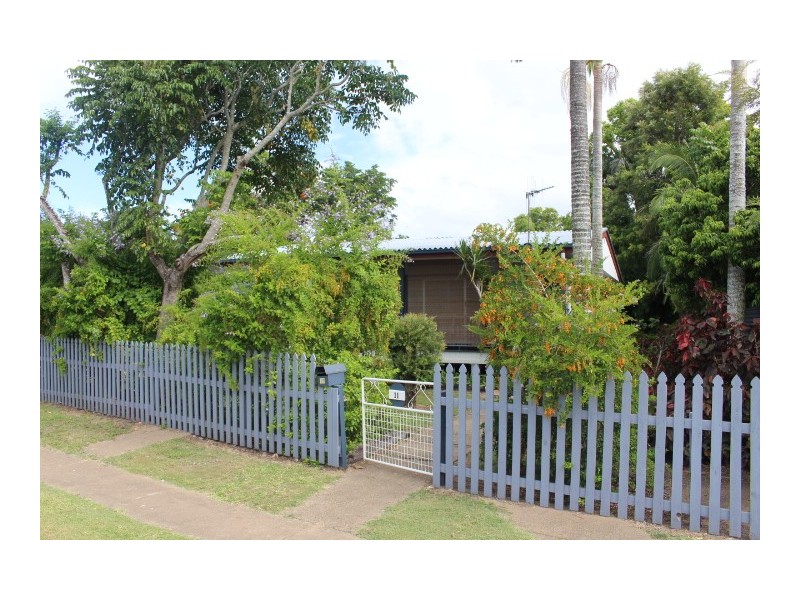 11 Walla St, Wallaville QLD 4671