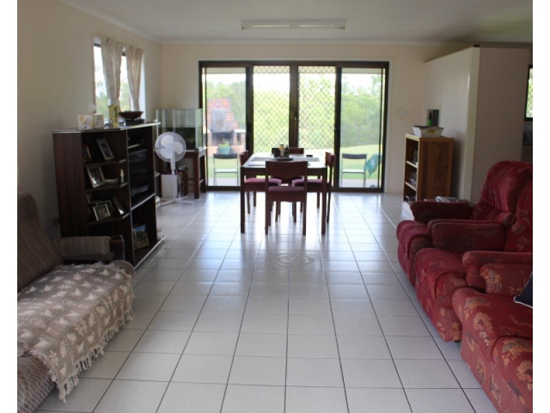 60 Kirkwood Rd, Gin Gin QLD 4671