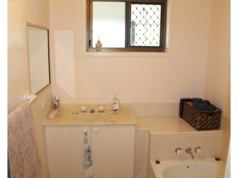 60 Kirkwood Rd, Gin Gin QLD 4671