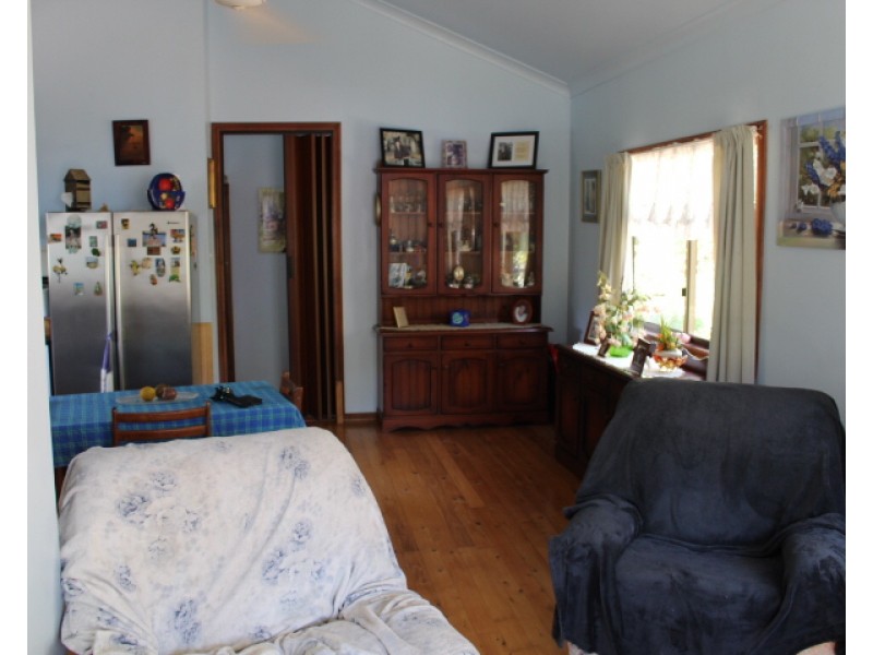 166 Hills Rd, Gin Gin QLD 4671